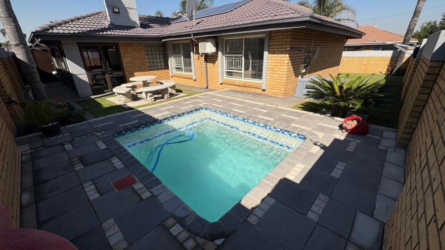 2 Bedroom Property for Sale in Beyers Park Gauteng