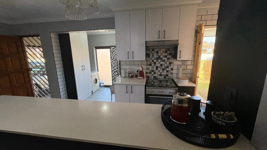 2 Bedroom Property for Sale in Beyers Park Gauteng