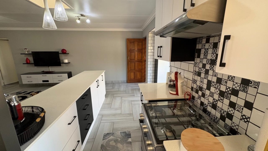 2 Bedroom Property for Sale in Beyers Park Gauteng