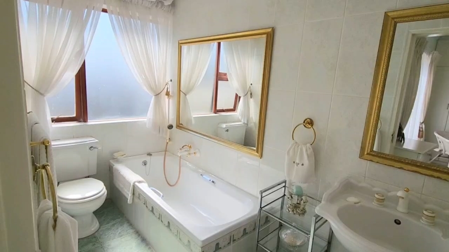 4 Bedroom Property for Sale in Bronkhorstbaai Gauteng