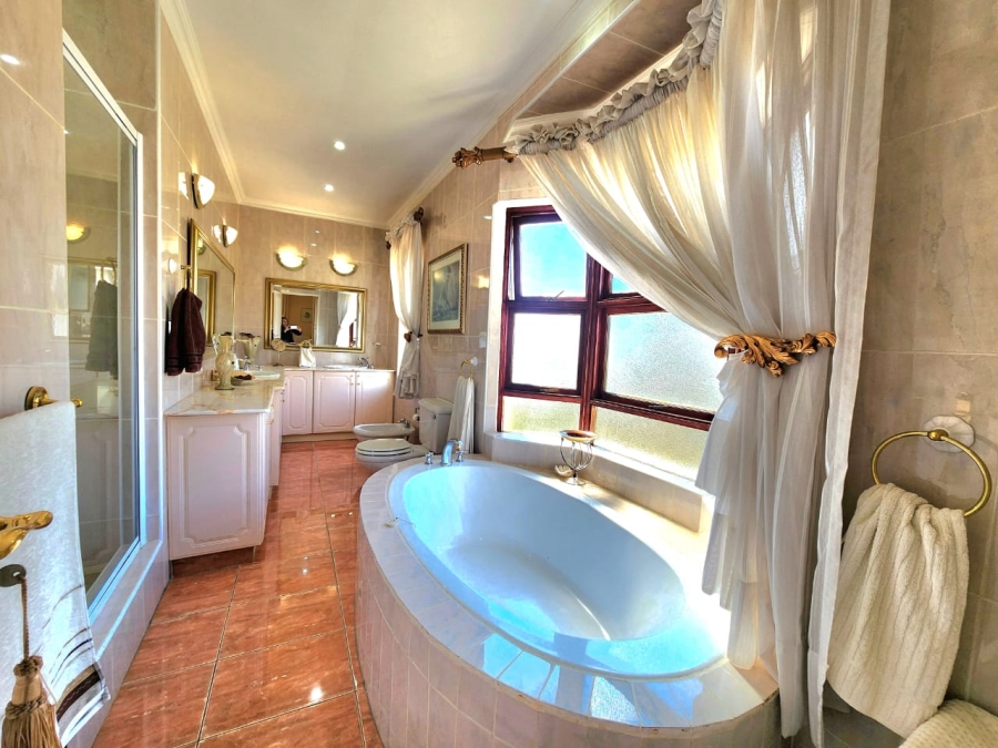 4 Bedroom Property for Sale in Bronkhorstbaai Gauteng
