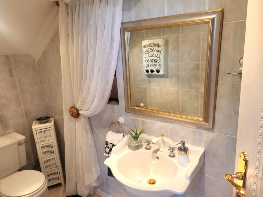 4 Bedroom Property for Sale in Bronkhorstbaai Gauteng