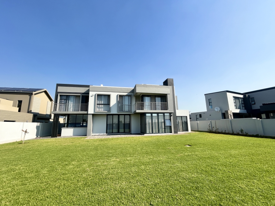 To Let 4 Bedroom Property for Rent in Midstream Heights Gauteng