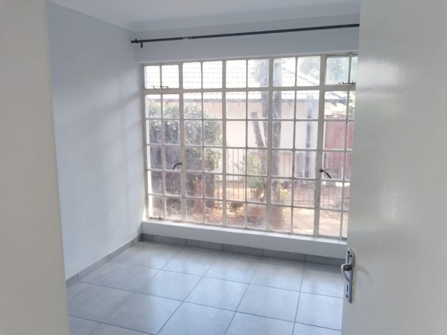 To Let 2 Bedroom Property for Rent in Randpark Gauteng