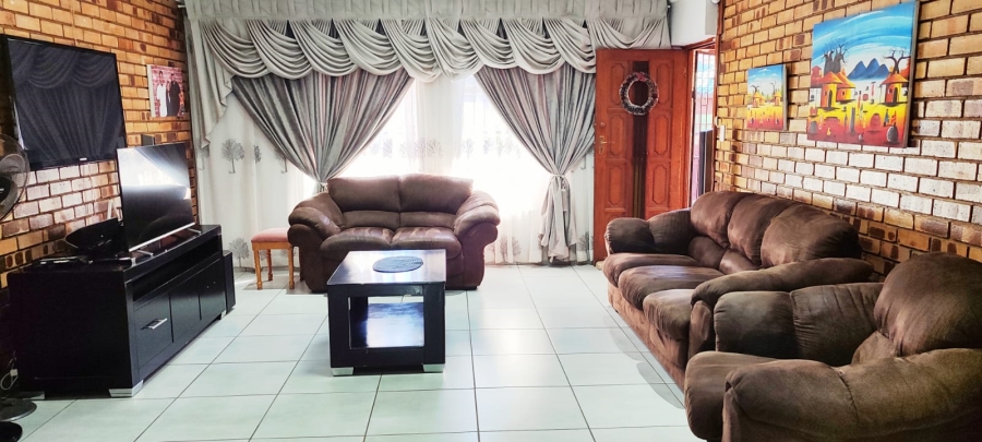 2 Bedroom Property for Sale in Greenhills Gauteng