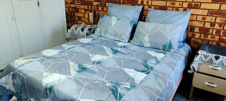 2 Bedroom Property for Sale in Greenhills Gauteng