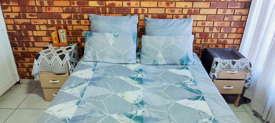 2 Bedroom Property for Sale in Greenhills Gauteng