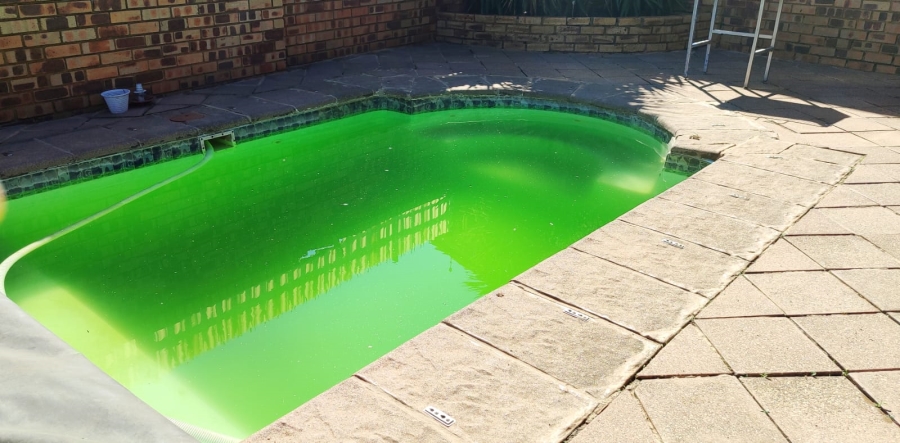 2 Bedroom Property for Sale in Greenhills Gauteng