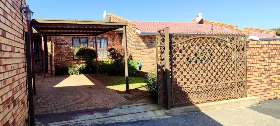 2 Bedroom Property for Sale in Greenhills Gauteng