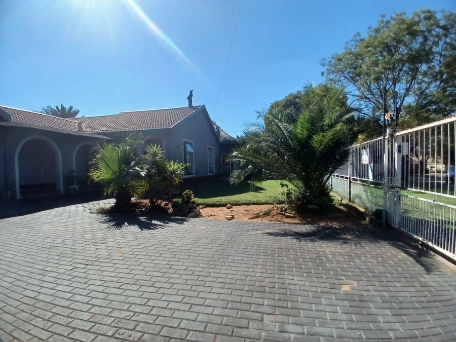 3 Bedroom Property for Sale in Helikonpark Gauteng