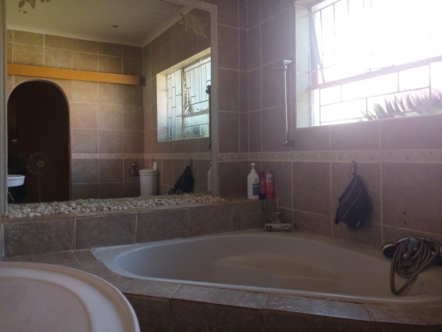 3 Bedroom Property for Sale in Helikonpark Gauteng