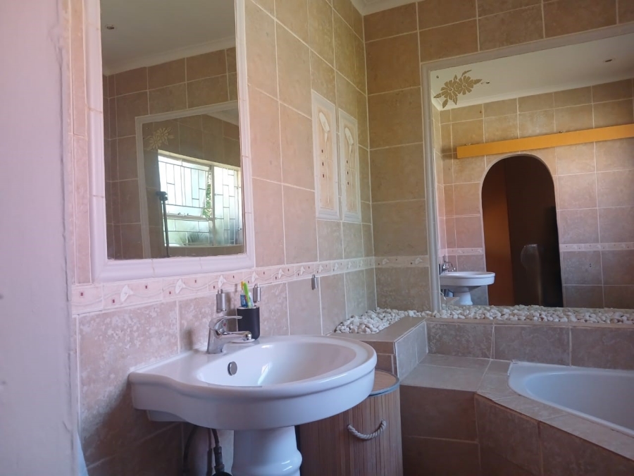 3 Bedroom Property for Sale in Helikonpark Gauteng