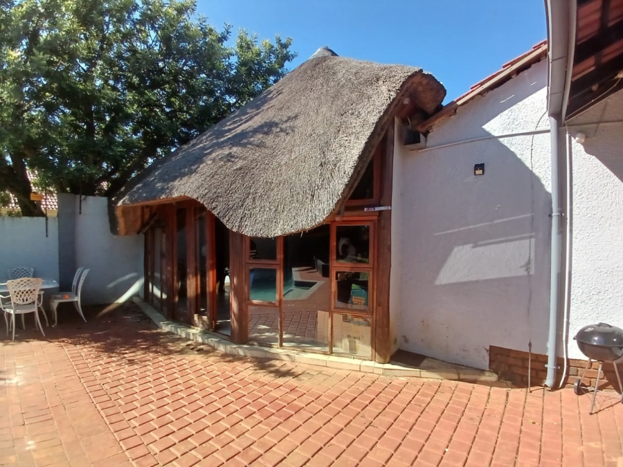 3 Bedroom Property for Sale in Helikonpark Gauteng