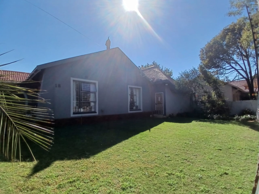 3 Bedroom Property for Sale in Helikonpark Gauteng