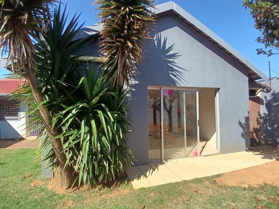 3 Bedroom Property for Sale in Helikonpark Gauteng