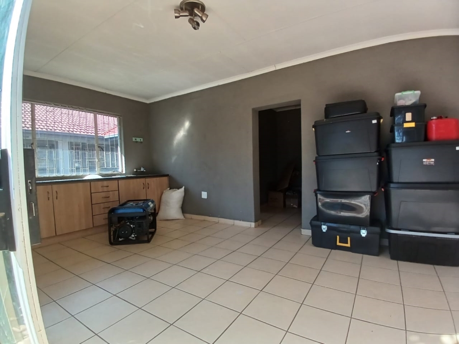 3 Bedroom Property for Sale in Helikonpark Gauteng