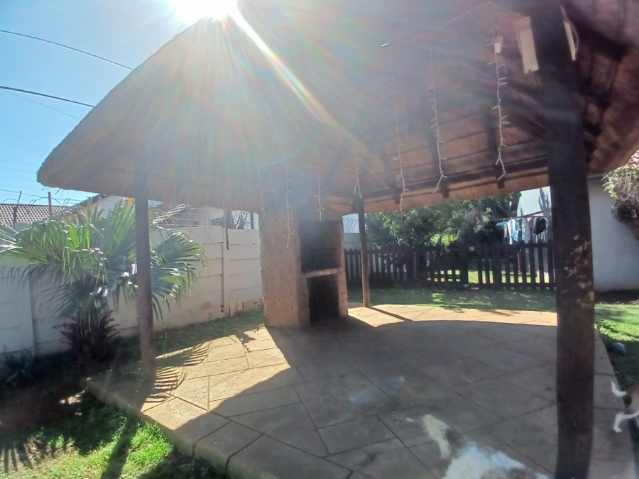 3 Bedroom Property for Sale in Helikonpark Gauteng
