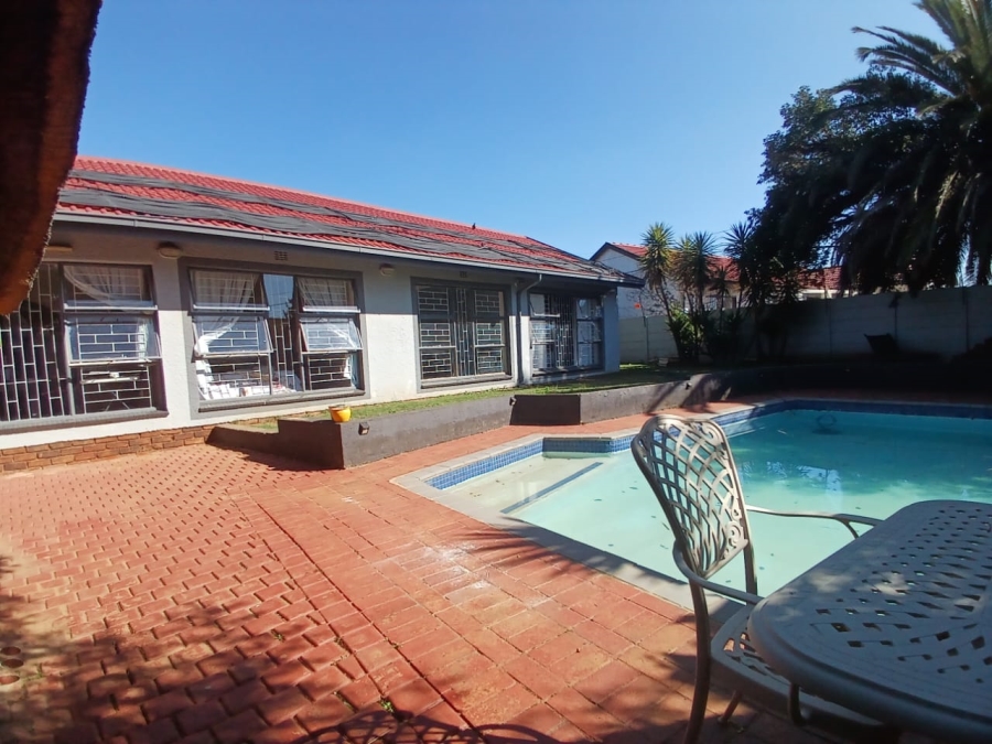 3 Bedroom Property for Sale in Helikonpark Gauteng