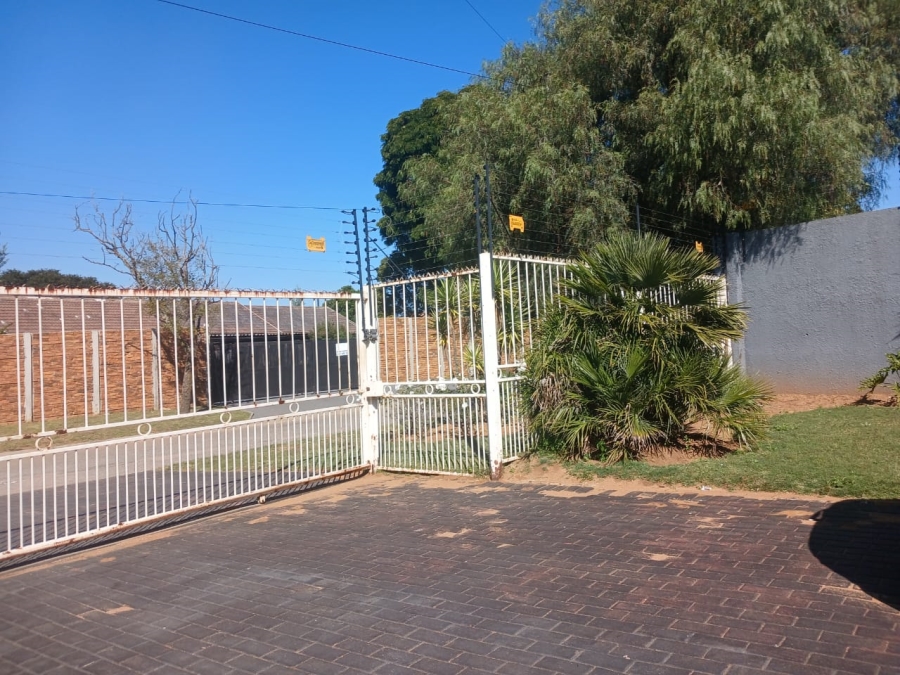 3 Bedroom Property for Sale in Helikonpark Gauteng