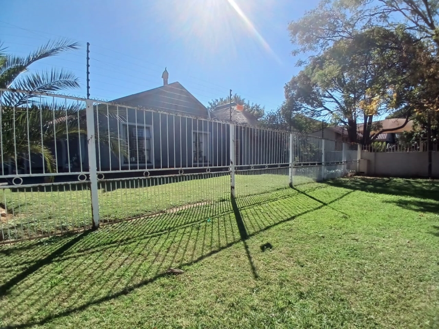 3 Bedroom Property for Sale in Helikonpark Gauteng