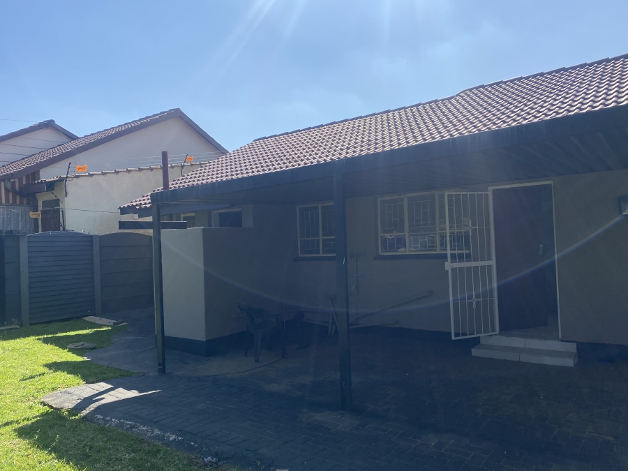 3 Bedroom Property for Sale in Tulisa Park Gauteng