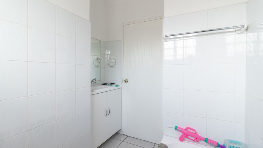 To Let 3 Bedroom Property for Rent in Elspark Gauteng