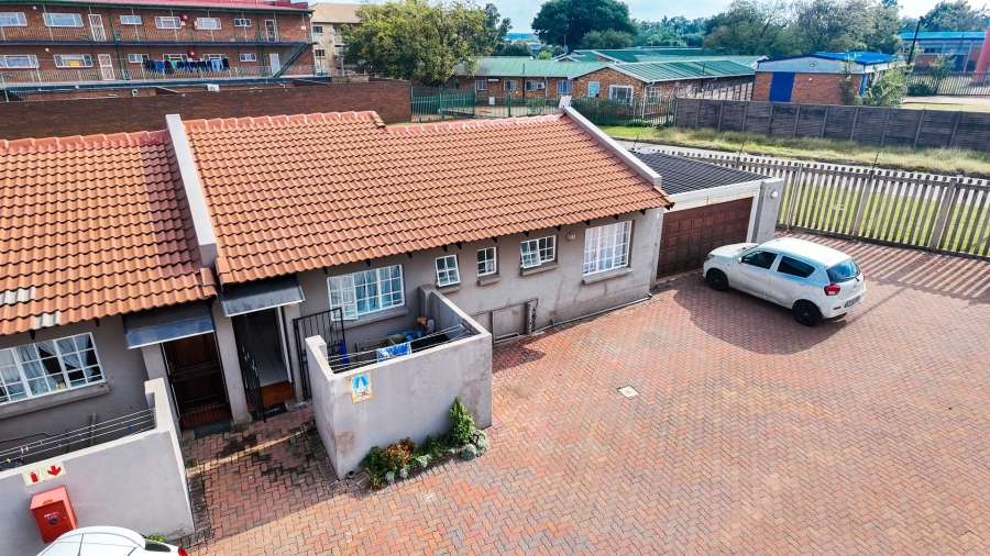 To Let 3 Bedroom Property for Rent in Elspark Gauteng