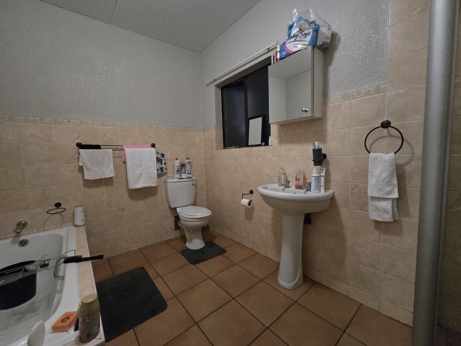 To Let 1 Bedroom Property for Rent in Halfway Gardens Gauteng
