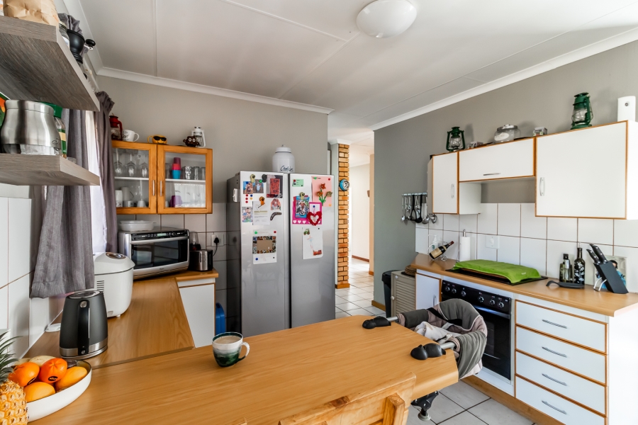 To Let 3 Bedroom Property for Rent in Waverley Gauteng