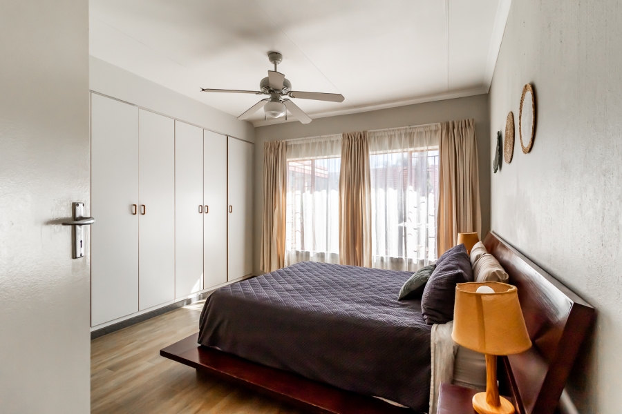 To Let 3 Bedroom Property for Rent in Waverley Gauteng