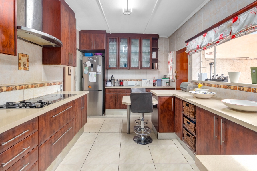 To Let 3 Bedroom Property for Rent in Parkmore Gauteng