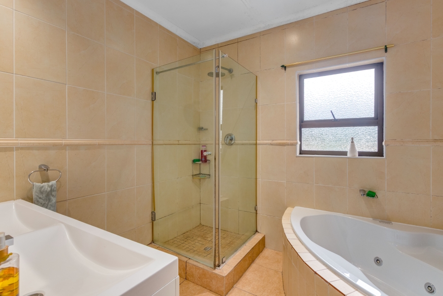 To Let 3 Bedroom Property for Rent in Parkmore Gauteng