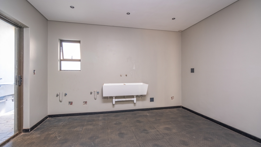 7 Bedroom Property for Sale in Midstream Estate Gauteng