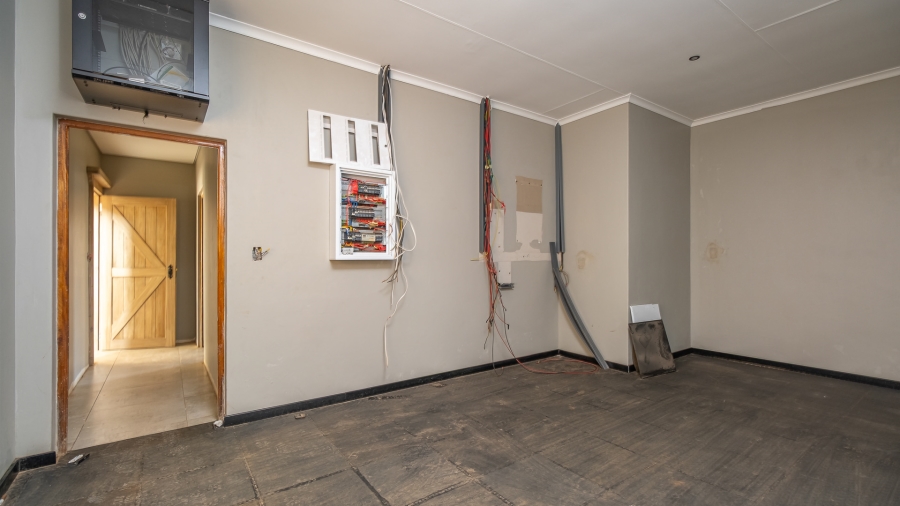 7 Bedroom Property for Sale in Midstream Estate Gauteng