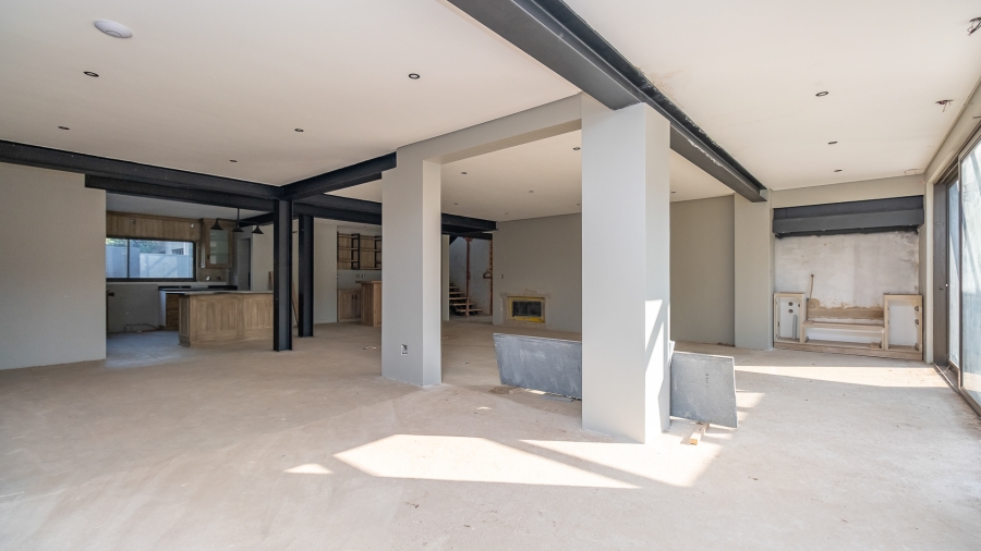 7 Bedroom Property for Sale in Midstream Estate Gauteng