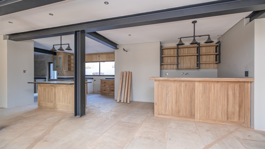 7 Bedroom Property for Sale in Midstream Estate Gauteng