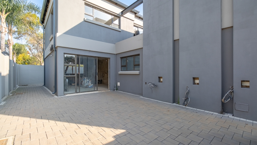 7 Bedroom Property for Sale in Midstream Estate Gauteng