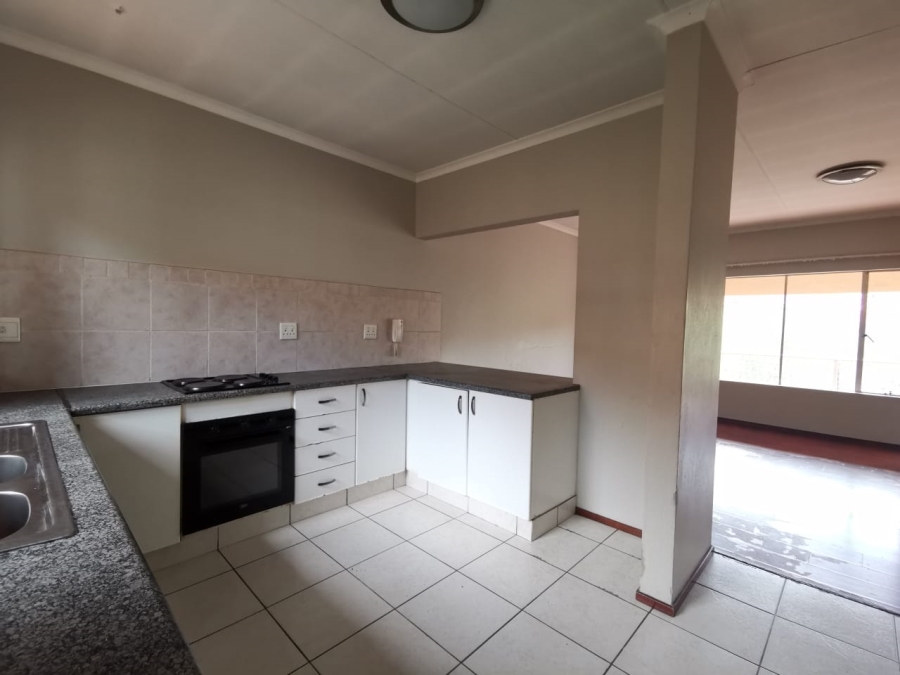 2 Bedroom Property for Sale in Mondeor Gauteng