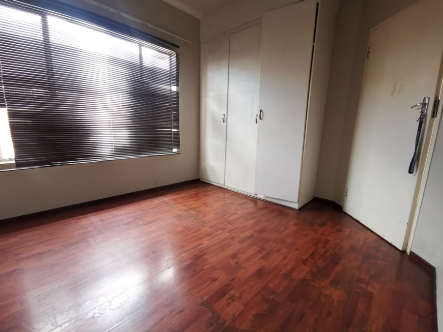 2 Bedroom Property for Sale in Mondeor Gauteng