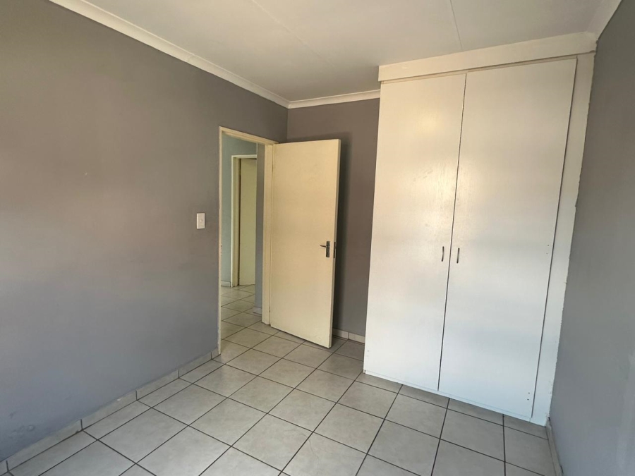 2 Bedroom Property for Sale in Groblerpark Gauteng