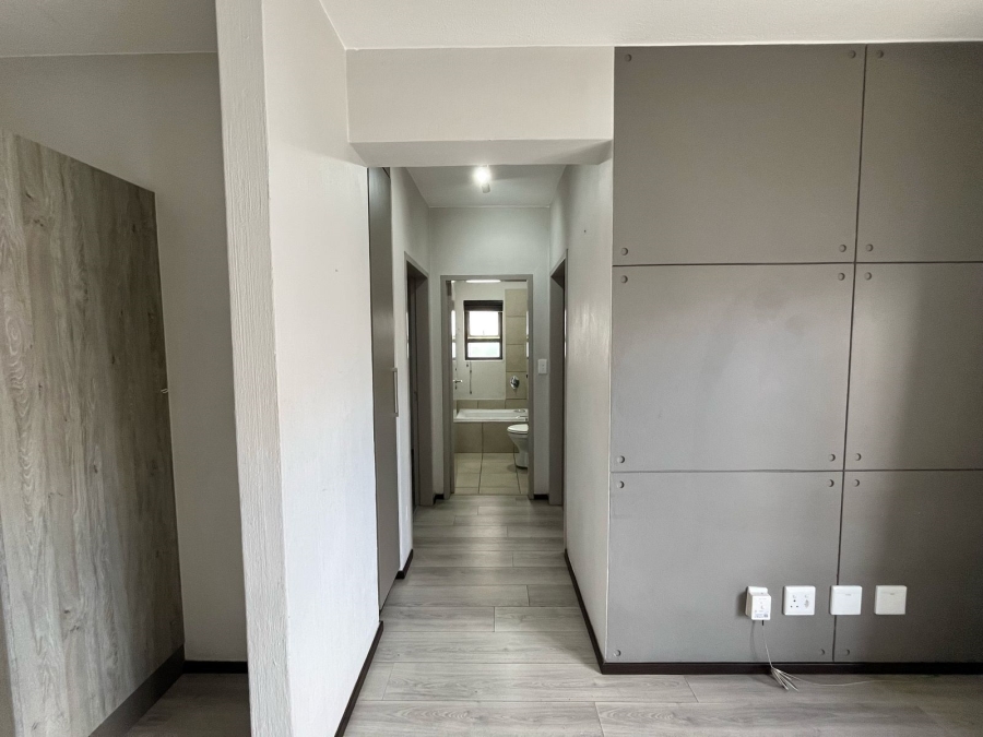To Let 2 Bedroom Property for Rent in Broadacres Gauteng