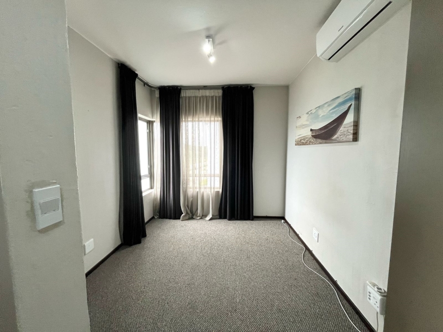 To Let 2 Bedroom Property for Rent in Broadacres Gauteng
