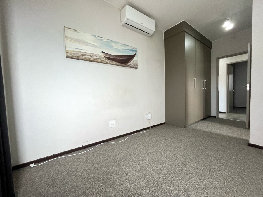 To Let 2 Bedroom Property for Rent in Broadacres Gauteng