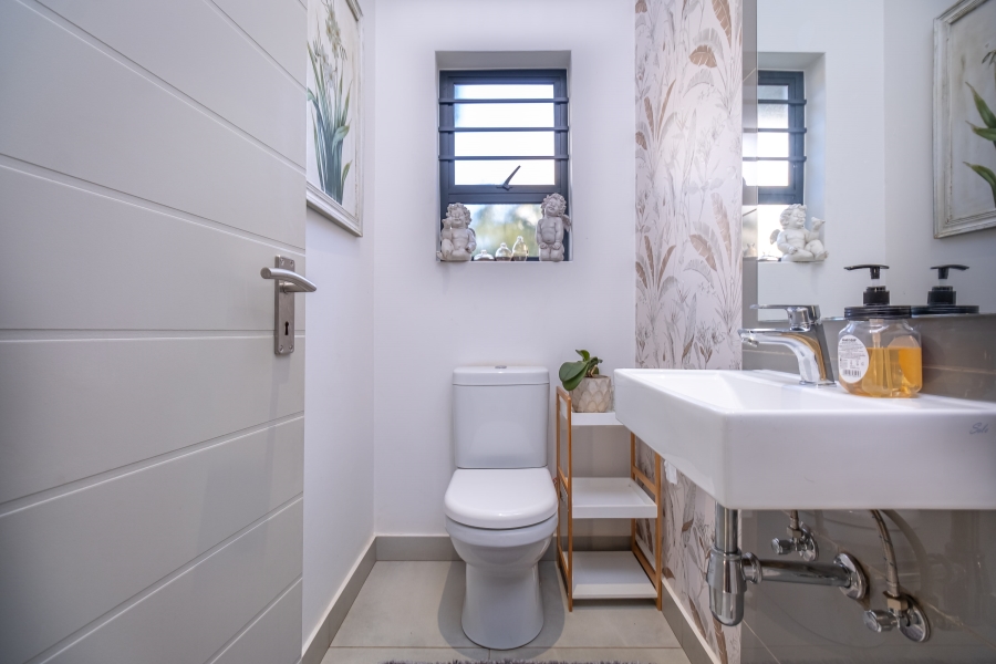 3 Bedroom Property for Sale in Pinehaven Gauteng