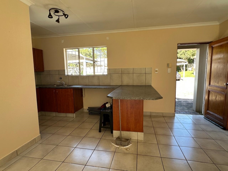 To Let 2 Bedroom Property for Rent in Greenstone Hill Gauteng