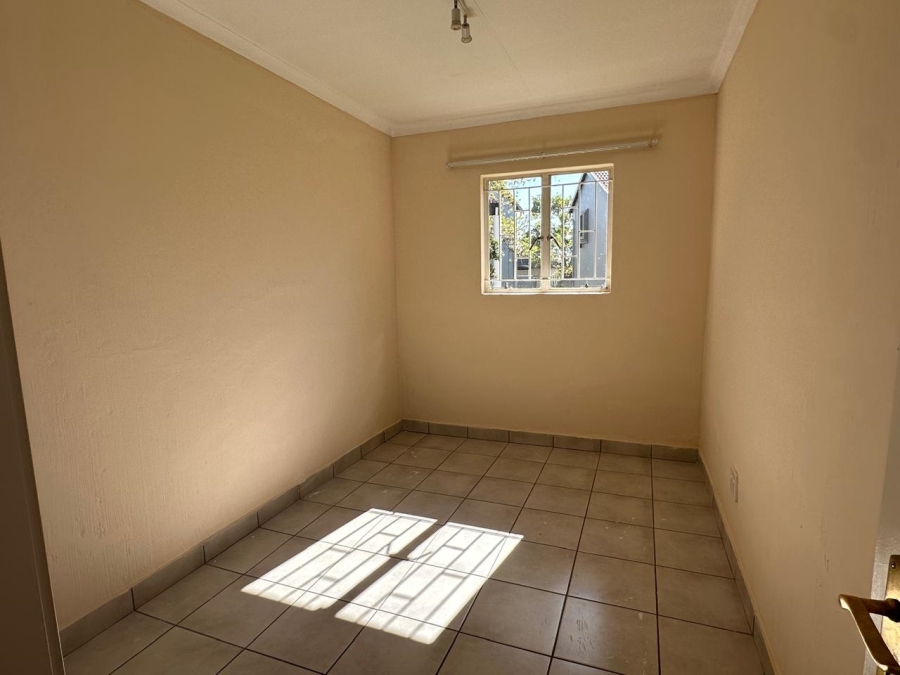 To Let 2 Bedroom Property for Rent in Greenstone Hill Gauteng