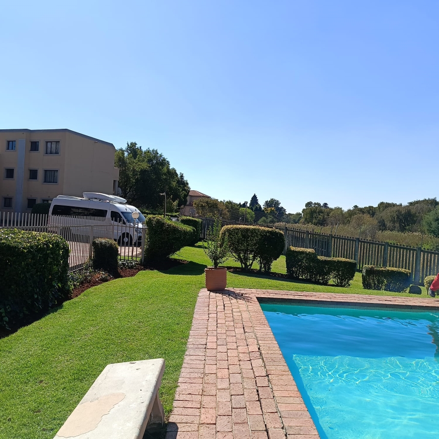 1 Bedroom Property for Sale in Weltevreden Park Gauteng