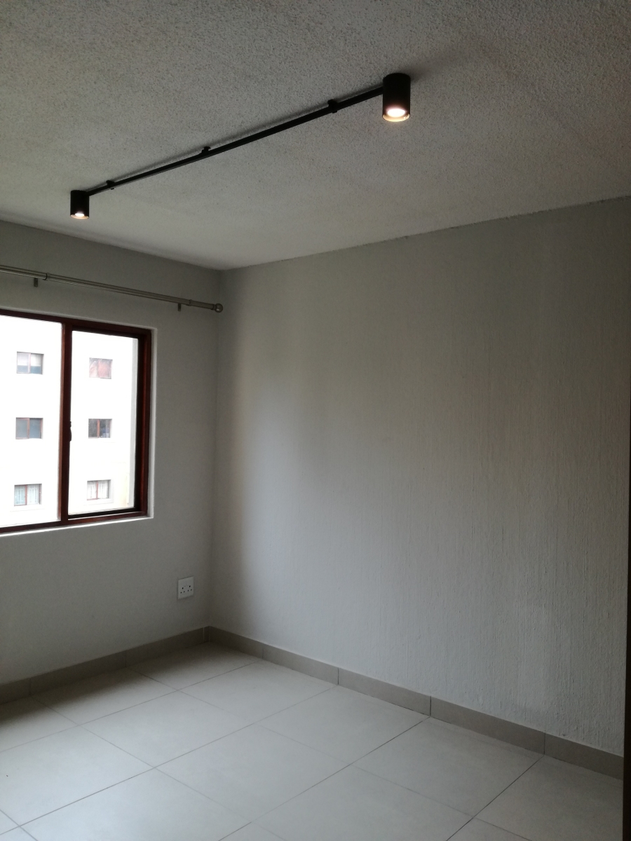 1 Bedroom Property for Sale in Weltevreden Park Gauteng