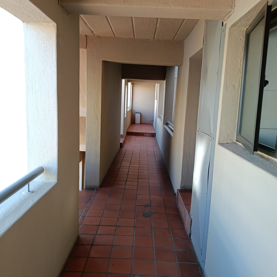1 Bedroom Property for Sale in Weltevreden Park Gauteng