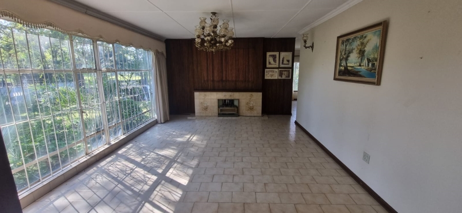 5 Bedroom Property for Sale in Kilner Park Gauteng